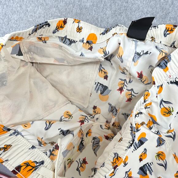 The North Face Class V Shorts Mens 2XL Vtg White Valley Sun Print Swim Pull On - Picture 7 of 13